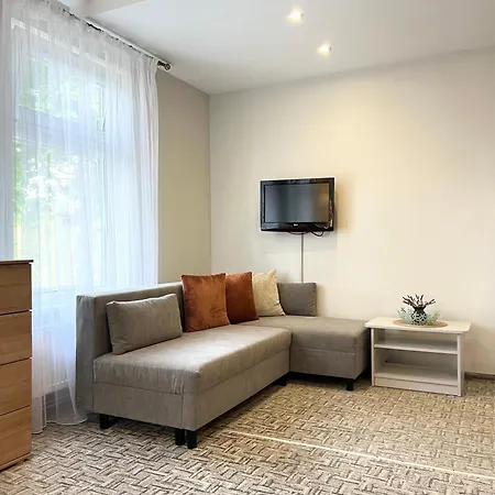 Lavender Apartment *